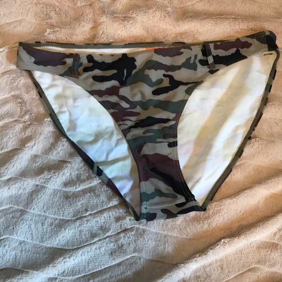 ⬛️💚swimsuit💚⬛️ - Picture 5 of 7